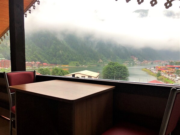 独特套房, 湖景 | 露台