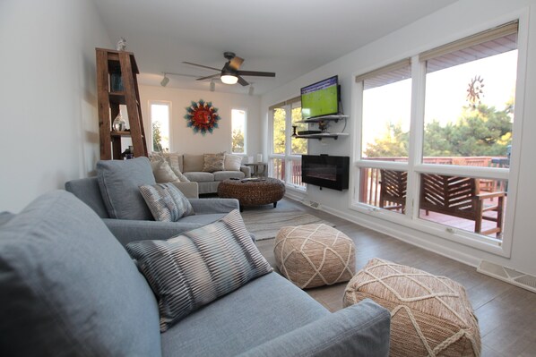 Téléviseur connecté, foyer, Netflix, table de baby-foot