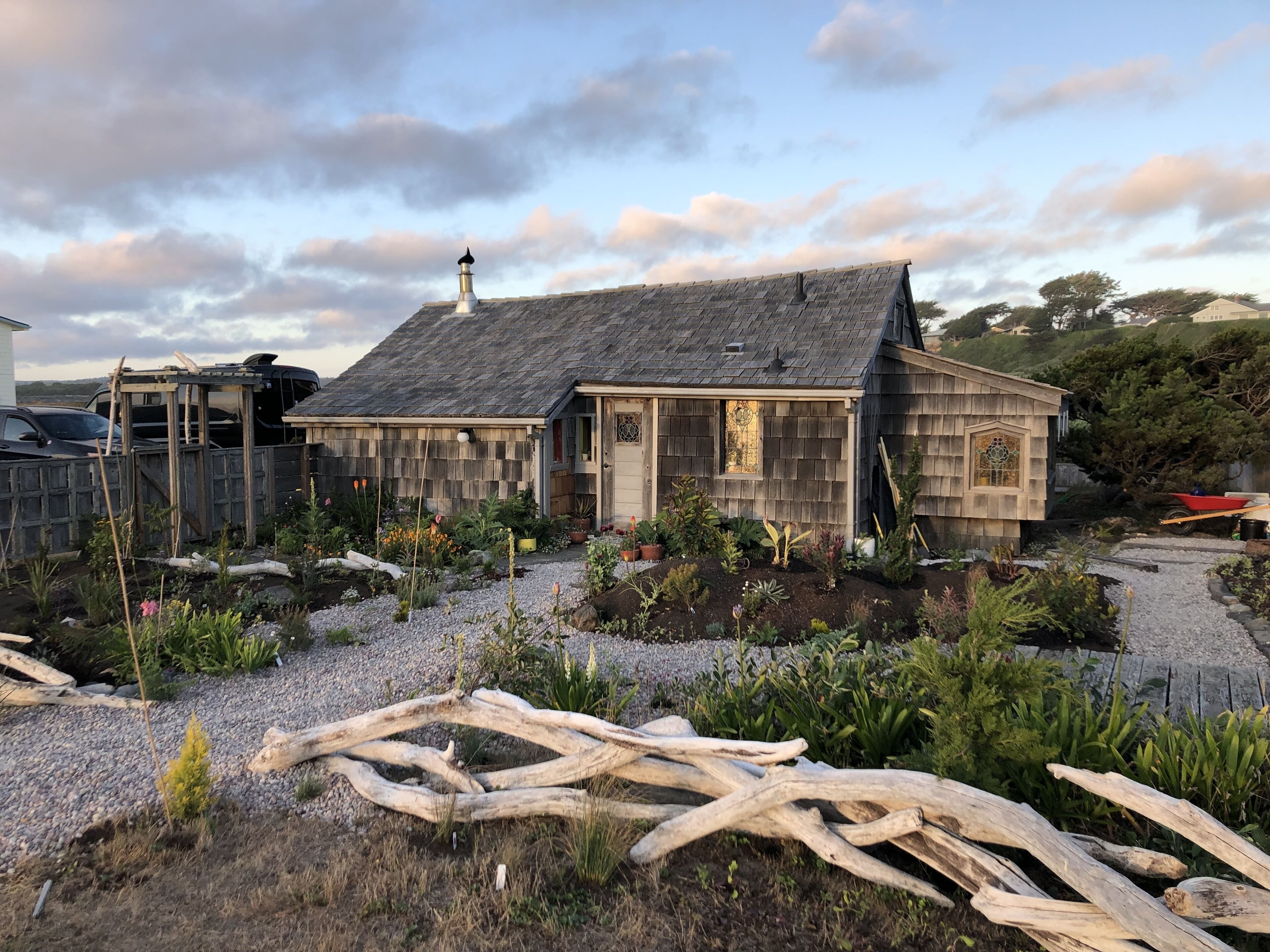 Handbuilt Beach Cottage on the South Jetty Estuary