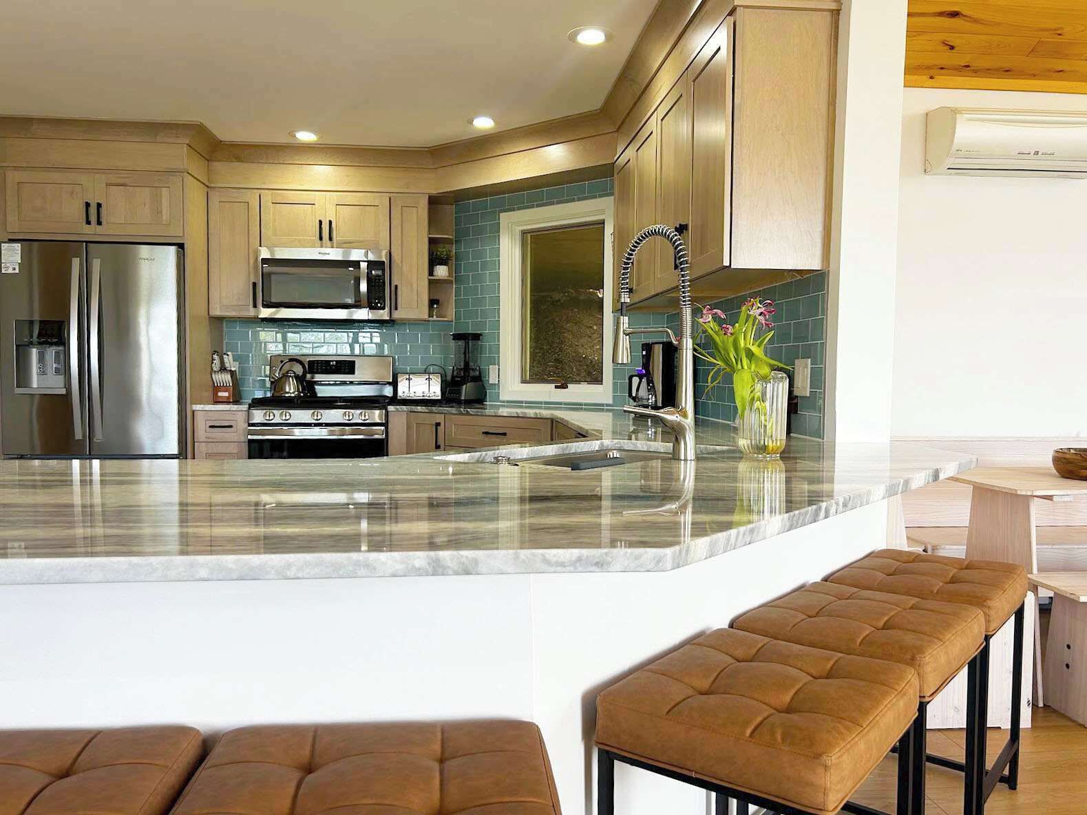 Refrigerador, microondas, parrilla de estufa y lavavajillas 