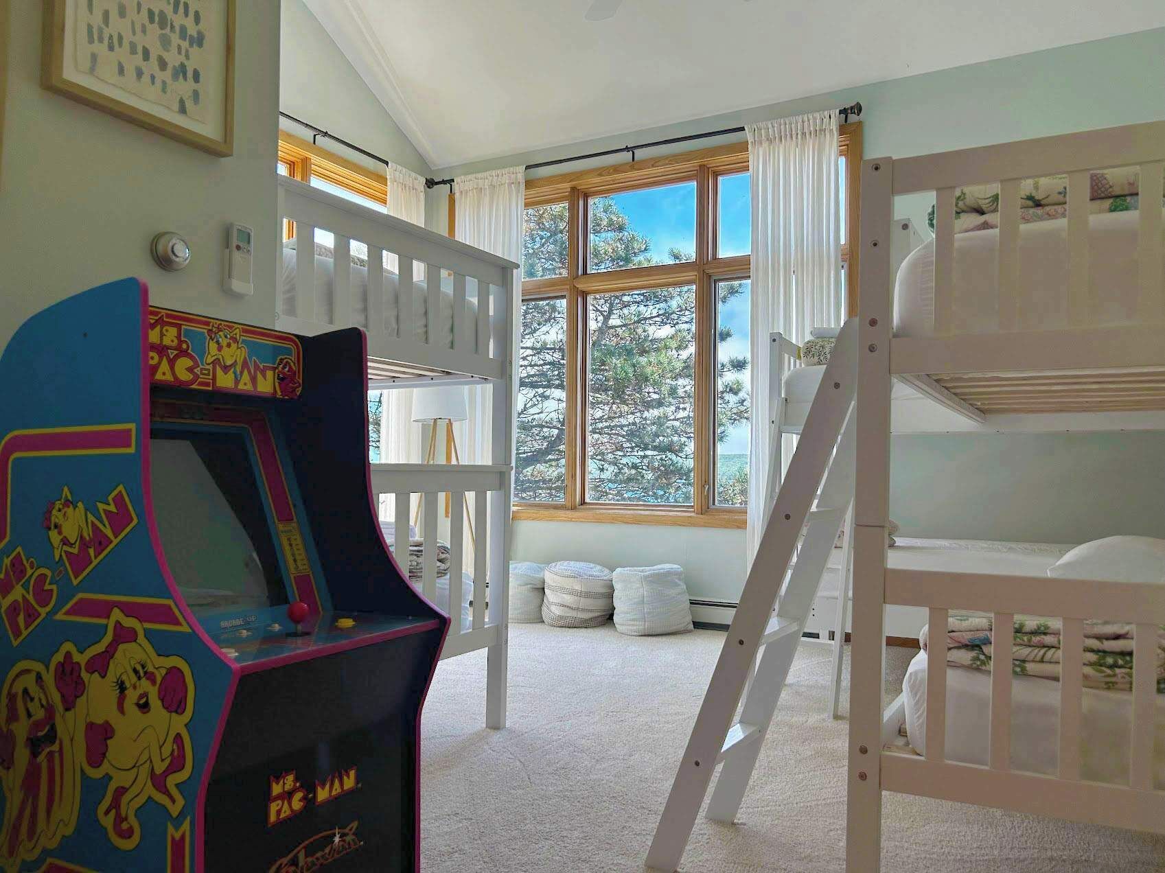 5 quartos, ferros/tábuas de passar roupa, Wi-Fi, roupa de cama