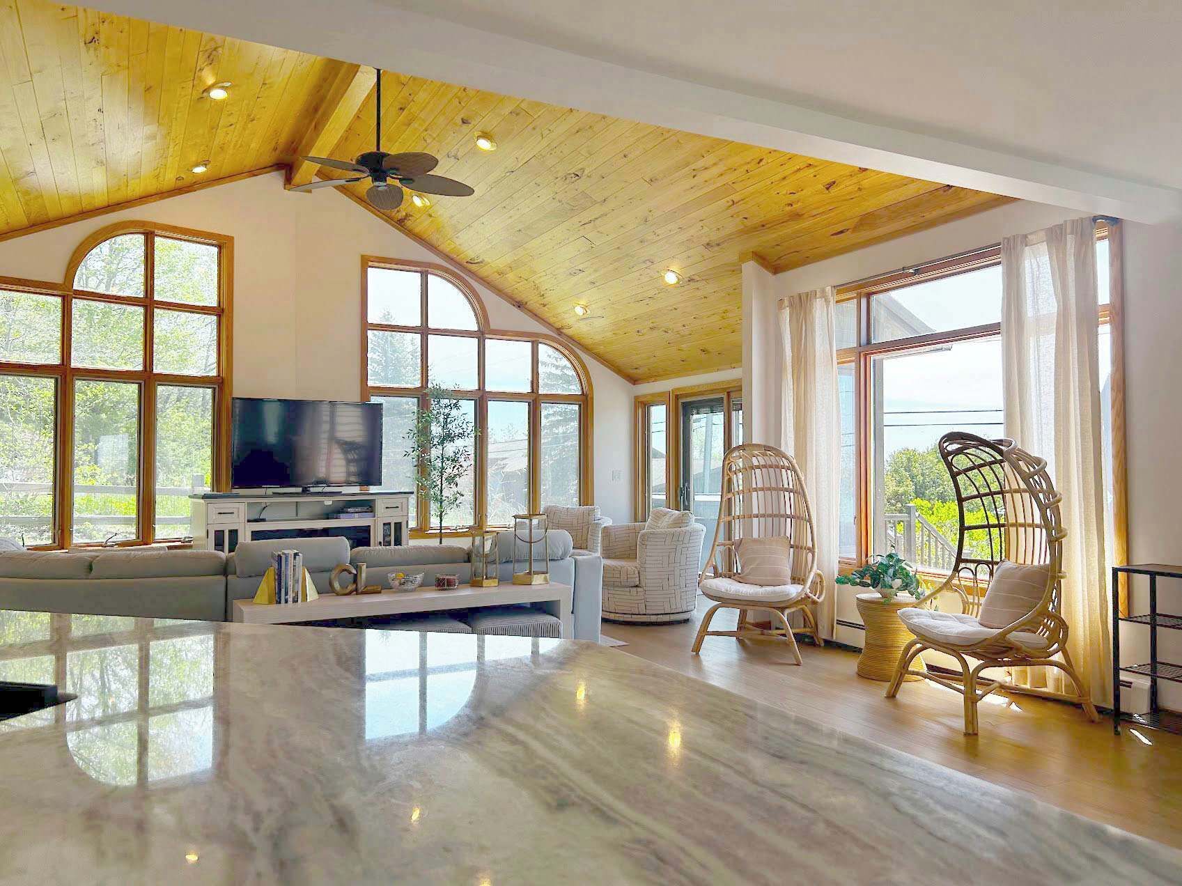 Télévision, espaces bureaux