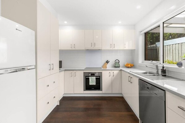 Fridge, microwave, oven, stovetop