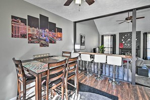 Dining - Updated Fayetville Townhome-Away-From-Home w/ Yard (Fayetteville)
