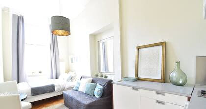 Pretty Central Flat