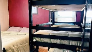 Signature-Apartment | Laptopgeeigneter Arbeitsplatz, kostenloses WLAN, individuell dekoriert