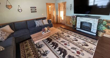 Heart Lodge,slg fam sleeps 11, Lakefront great swimming / fishing kayaks, padbd.
