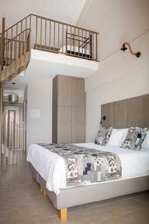 Royal Studio Suite | In-room safe, desk, soundproofing, iron/ironing board - Royalty Suites Seaside (Sithonia)