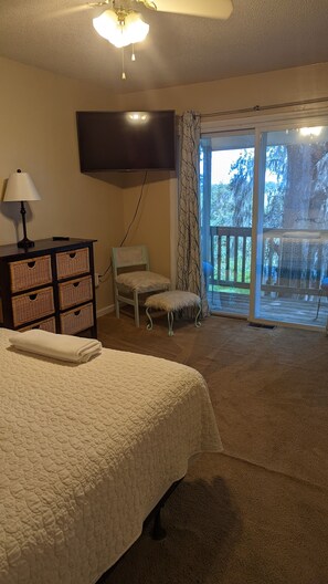 2 bedrooms, iron/ironing board, free WiFi, bed sheets - Robyn's Nest (North Charleston)
