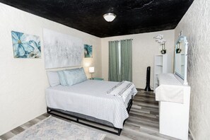 4 bedrooms, iron/ironing board, free WiFi, bed sheets