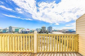 Property grounds - For Fox Sake–Family-Friendly Gulf Escape-Sleeps 22 (Gulf Shores)