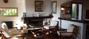 Villa with land, close to the sea, beach, tennis court...