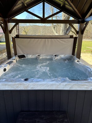 Bain à remous extérieur