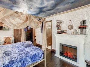 4 bedrooms, iron/ironing board, travel crib, WiFi