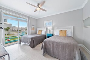 4 bedrooms, desk, iron/ironing board, travel crib - Beach | Mini Golf | Giant Chess | Nintendo | Pets (Gulf Shores)