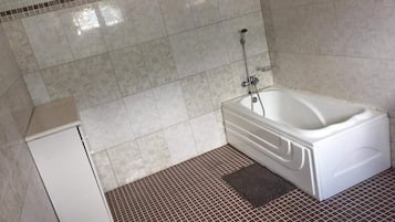 Suihkun ja ammeen yhdistelmä