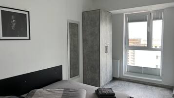 1 slaapkamer, een strijkplank/strijkijzer, reisbedje, gratis wifi