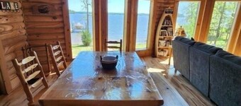 DREHER DREAMS CABIN-LAKEFRONT- + FISHING, KAYAKS,PADDLEBOARDS,6 BEDS SLEEPS 8!
