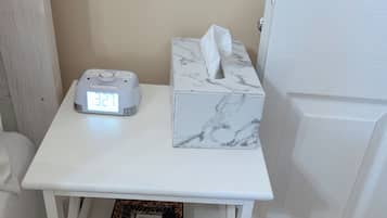 Comfort Double Room, 1 Queen Bed, Shared Bathroom (Not Pet Friendly)