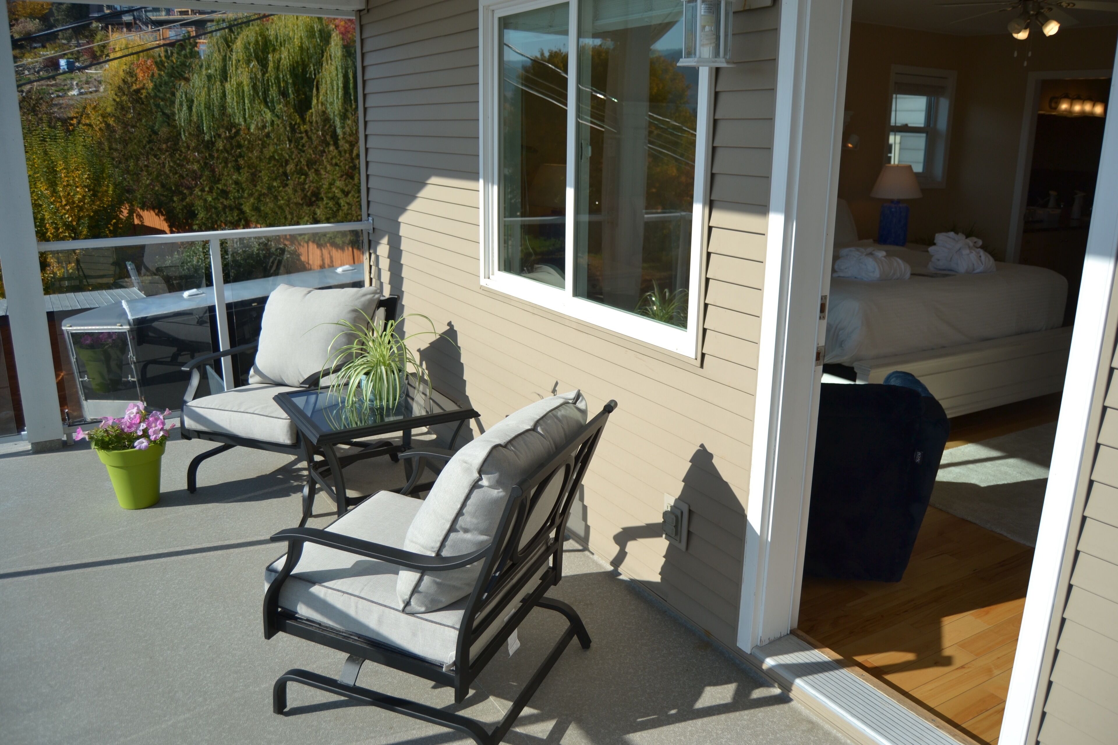 Chambre Double Deluxe, 1 très grand lit, patio, vue montagne | Terrasse/Patio