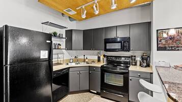 Fridge, microwave, oven, stovetop