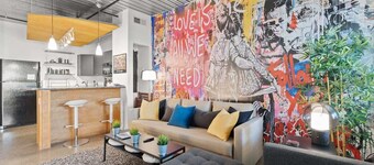 Graffiti Art Haus - Walk to Central Bank Arena