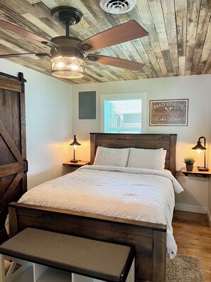 3 bedrooms, iron/ironing board, travel crib, free WiFi