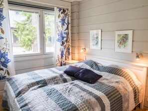 2 dormitoris, un bressol de viatge i Internet 