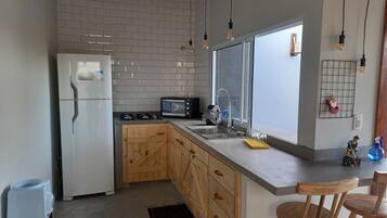 Geladeira, fogão, cooktop, liquidificador