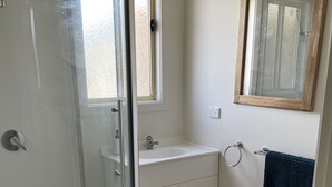 Shower - Beach Front Cabin 2 - Two Bedroom Self Contained (Allestree)