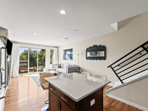 Interior - Location!! 2 Bedroom Townhouse w/ Rooftop Deck in LoHi (Denver)