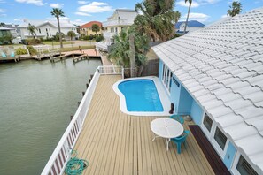 Outdoor pool - 3 Bedroom Waterfront home with Pool and boat dock (Rockport)