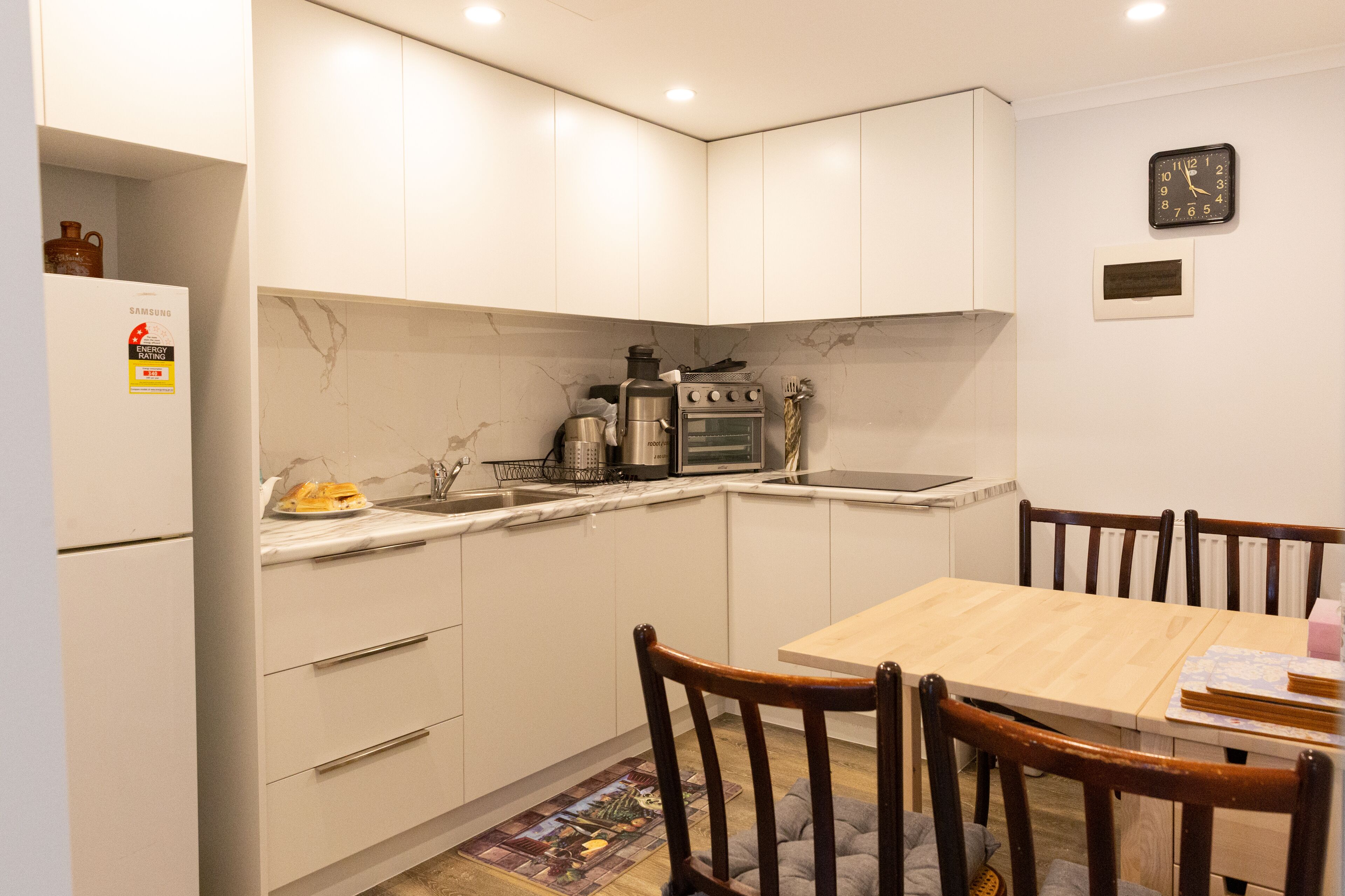 Detached Apartment plus breakfast - historic and elegant — image 9
