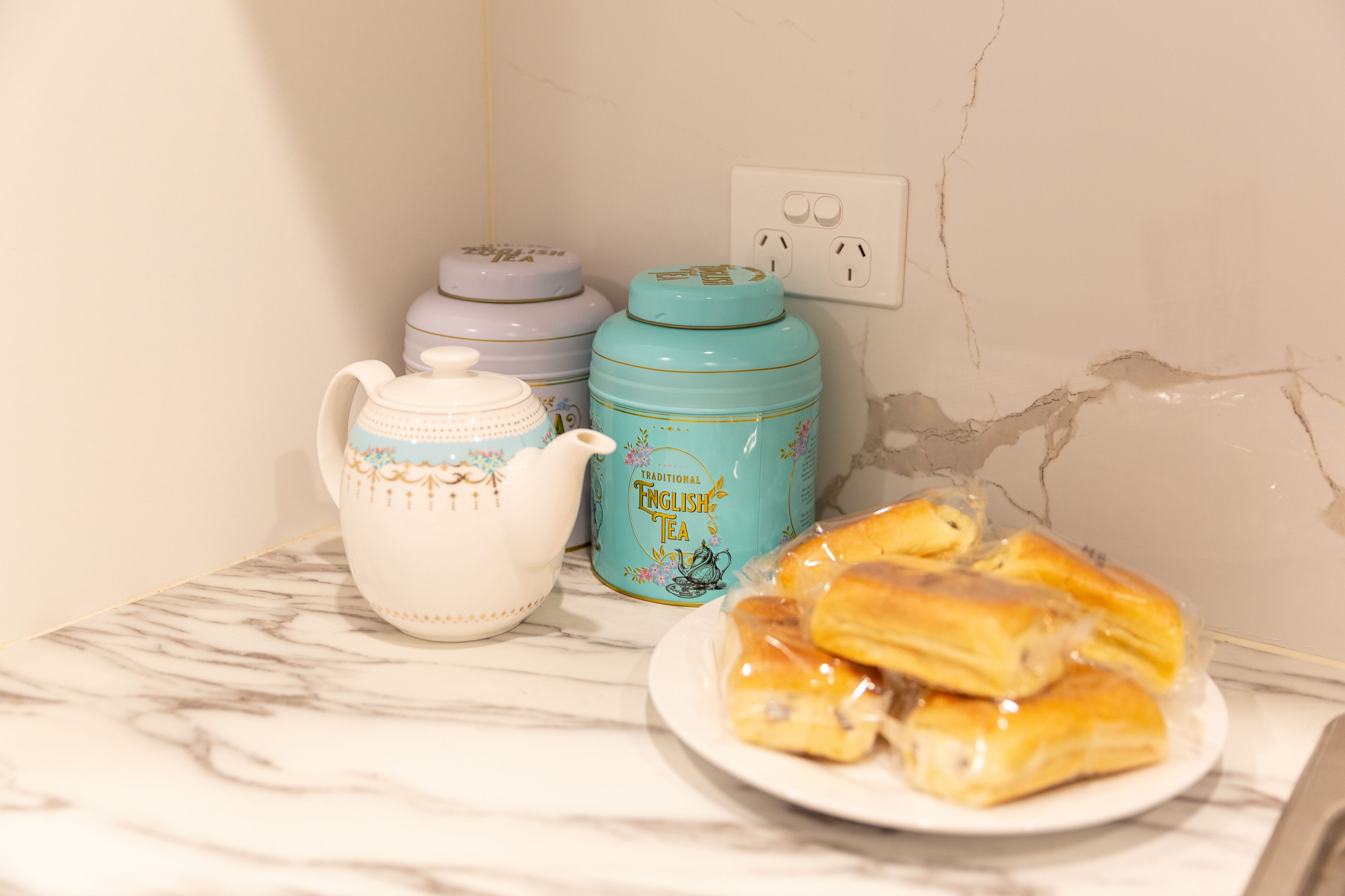 Detached Apartment plus breakfast - historic and elegant — image 11