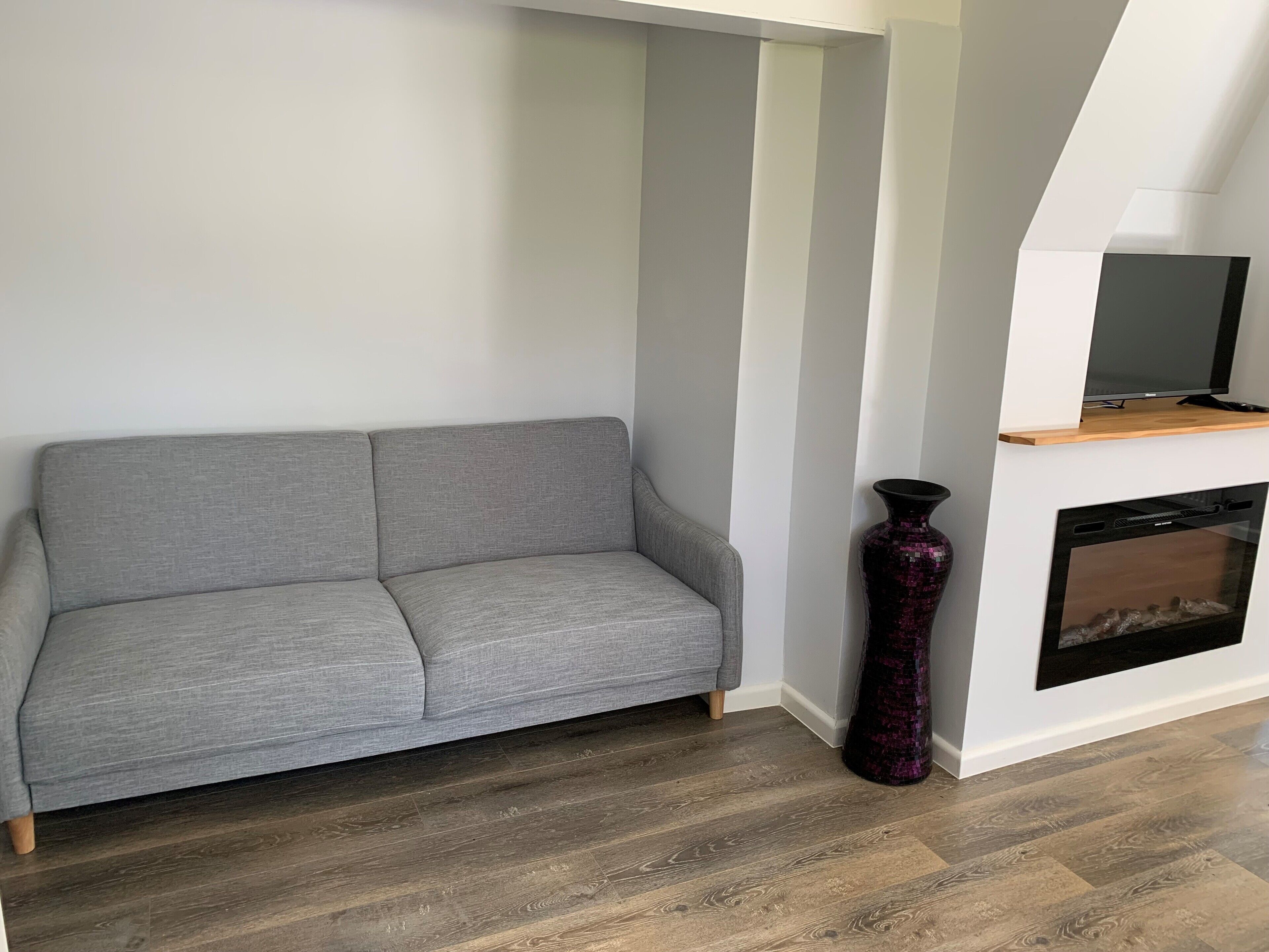 Smart TV, fireplace
