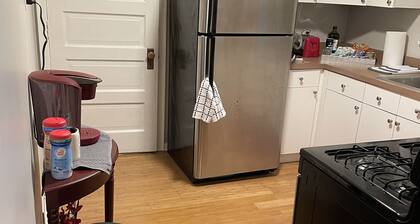 Beautiful, cozy stay in Historic Frank Lloyd Wright District