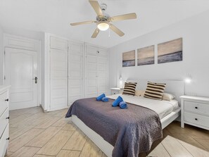 2 bedrooms, desk, iron/ironing board, WiFi - Parque Santiago II by Interhome (Playa de las Américas)