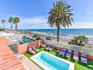 Unclassified image, 5 of 54, button