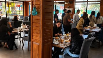 Se sirven desayunos, almuerzos, cenas y brunches