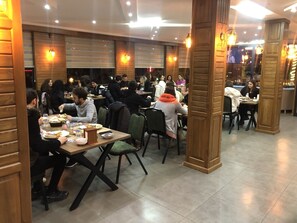Colazione self-service inclusa, servita tutte le mattine