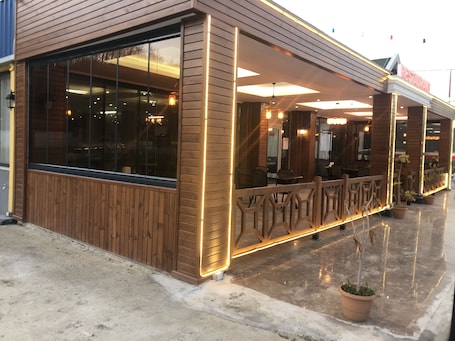 Breakfast, lunch, dinner served; garden views. Grand Atakum Boutique Hotel