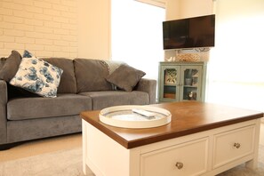 Smart TV, Netflix, streaming services