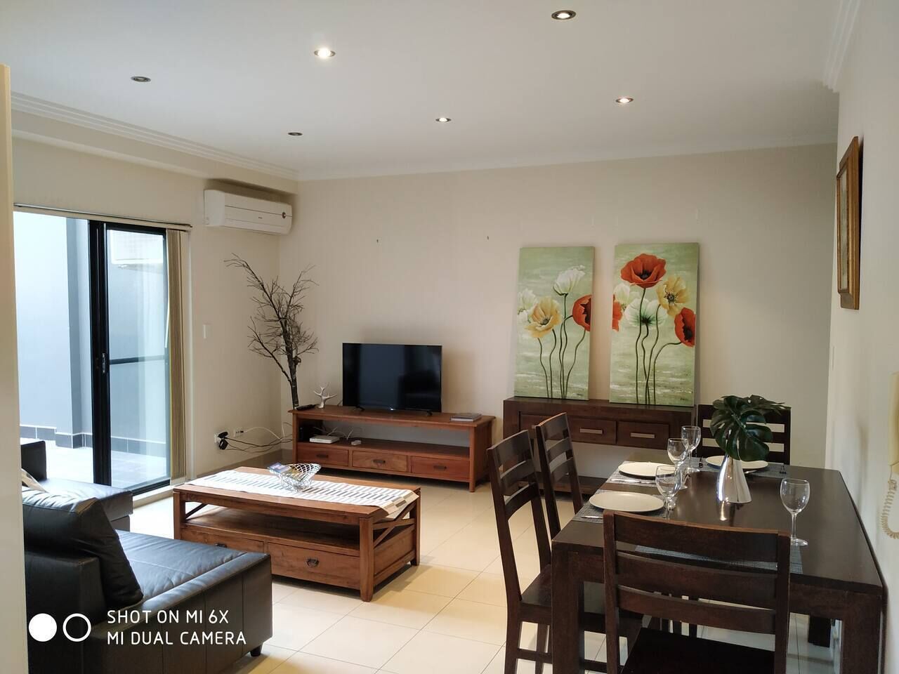 Cosy One Bedroom Apartment with Courtyard