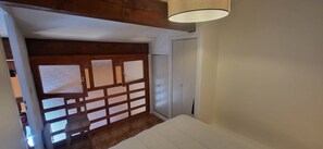 1 quarto, escrivaninha, Wi-Fi de cortesia