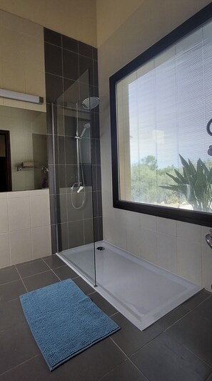 Shower, hair dryer, towels, soap - Relax and enjoy in harmony with nature! (Νέο Χωριό)
