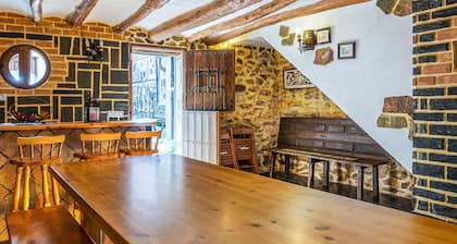 Belle maison de 2 chambres Ă MontalbĂĄn