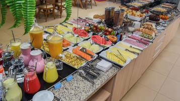 Desayuno buffet incluido todos los días