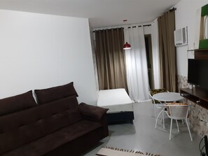 TV connectée, table de tennis de table