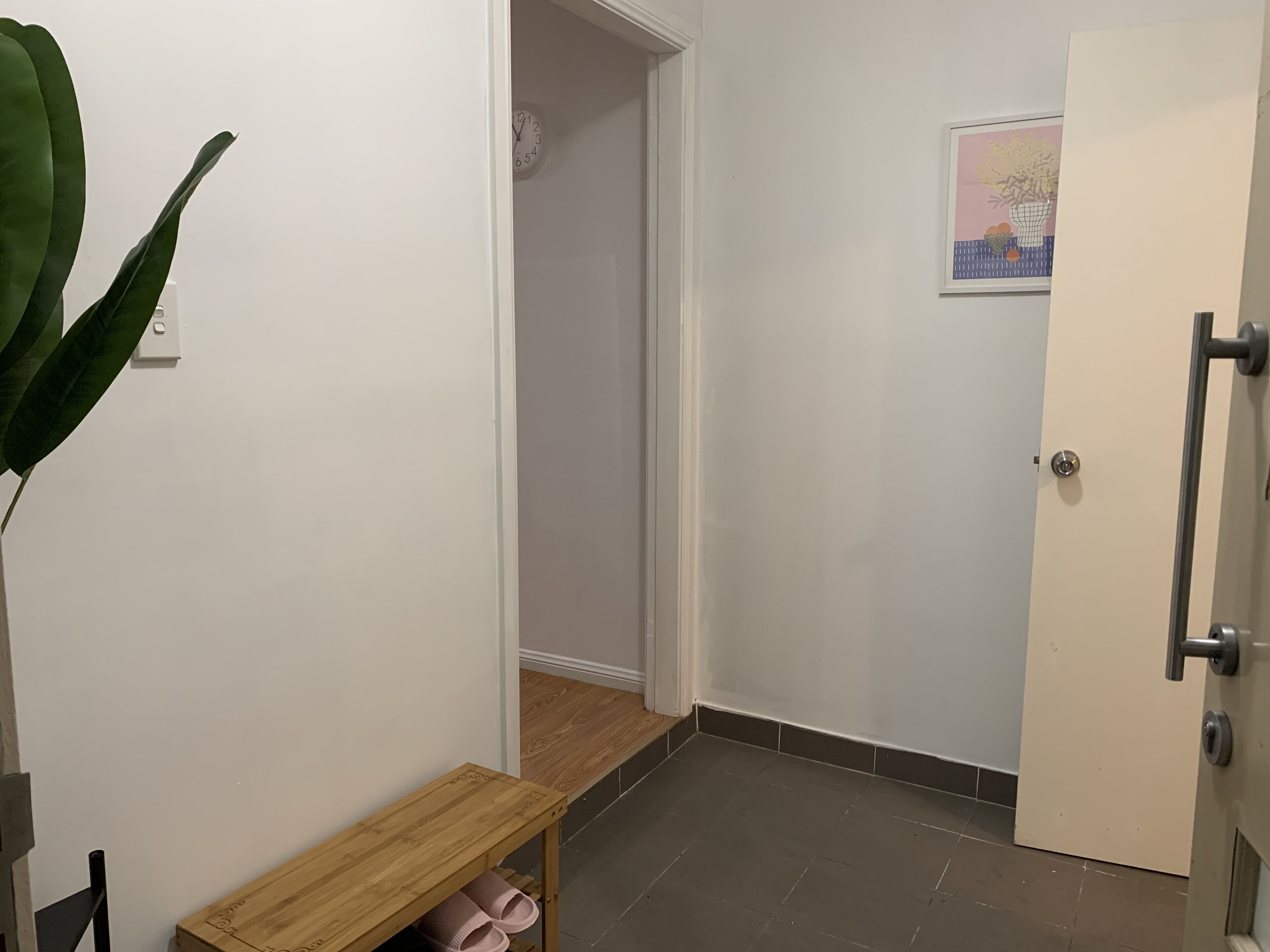 Cozy 3BR+ free dryer+ free parking-lockable front gate — image 9