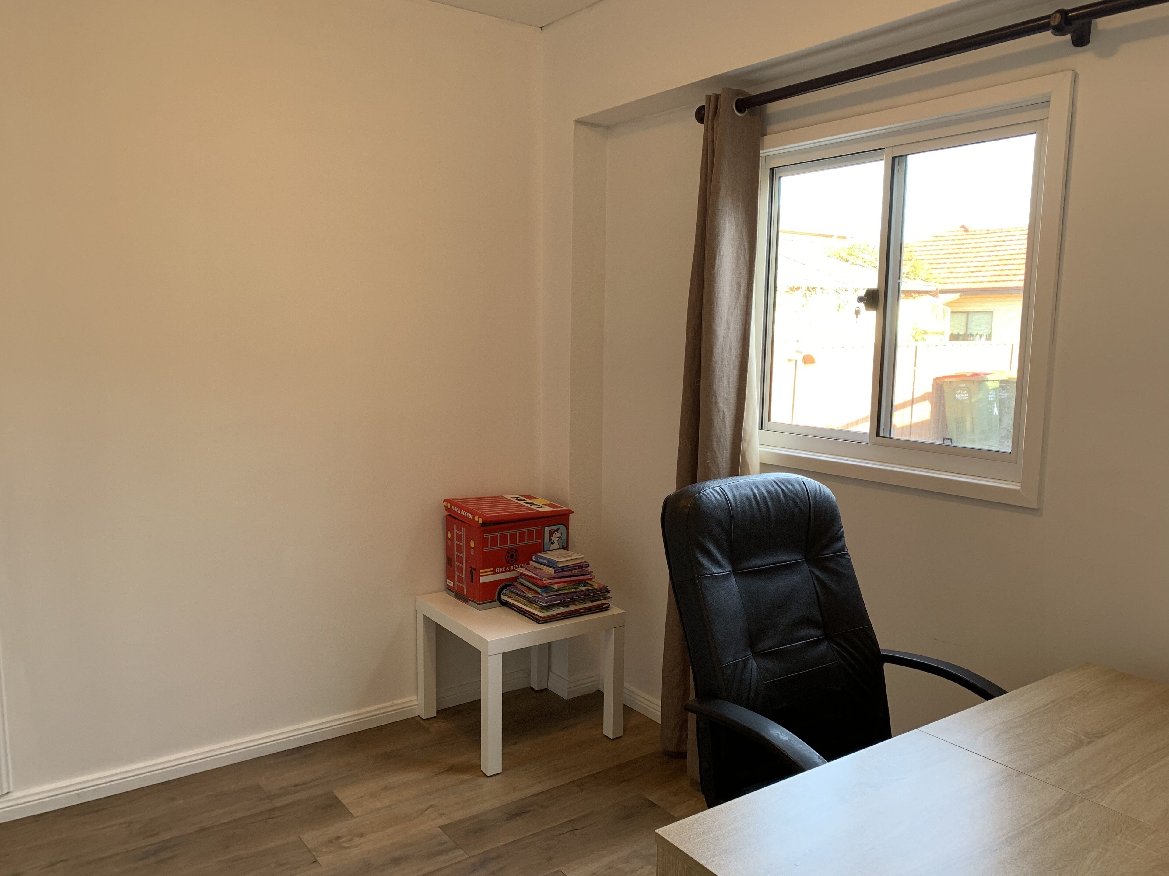 Cozy 3BR+ free dryer+ free parking-lockable front gate — image 25